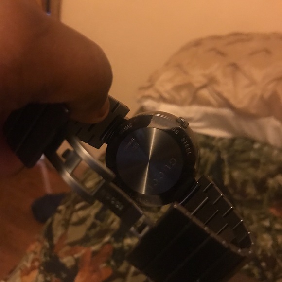 2017 Authentic Gucci Watch - Picture 5 of 5